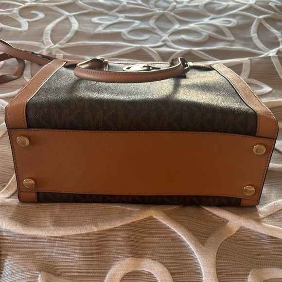 Michael Kors Dillon Satchel Brown Acorn NWT - Picture 7 of 16